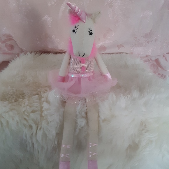 🇺🇸  Unicorn Sitter Doll in Pink  New - Picture 1 of 8